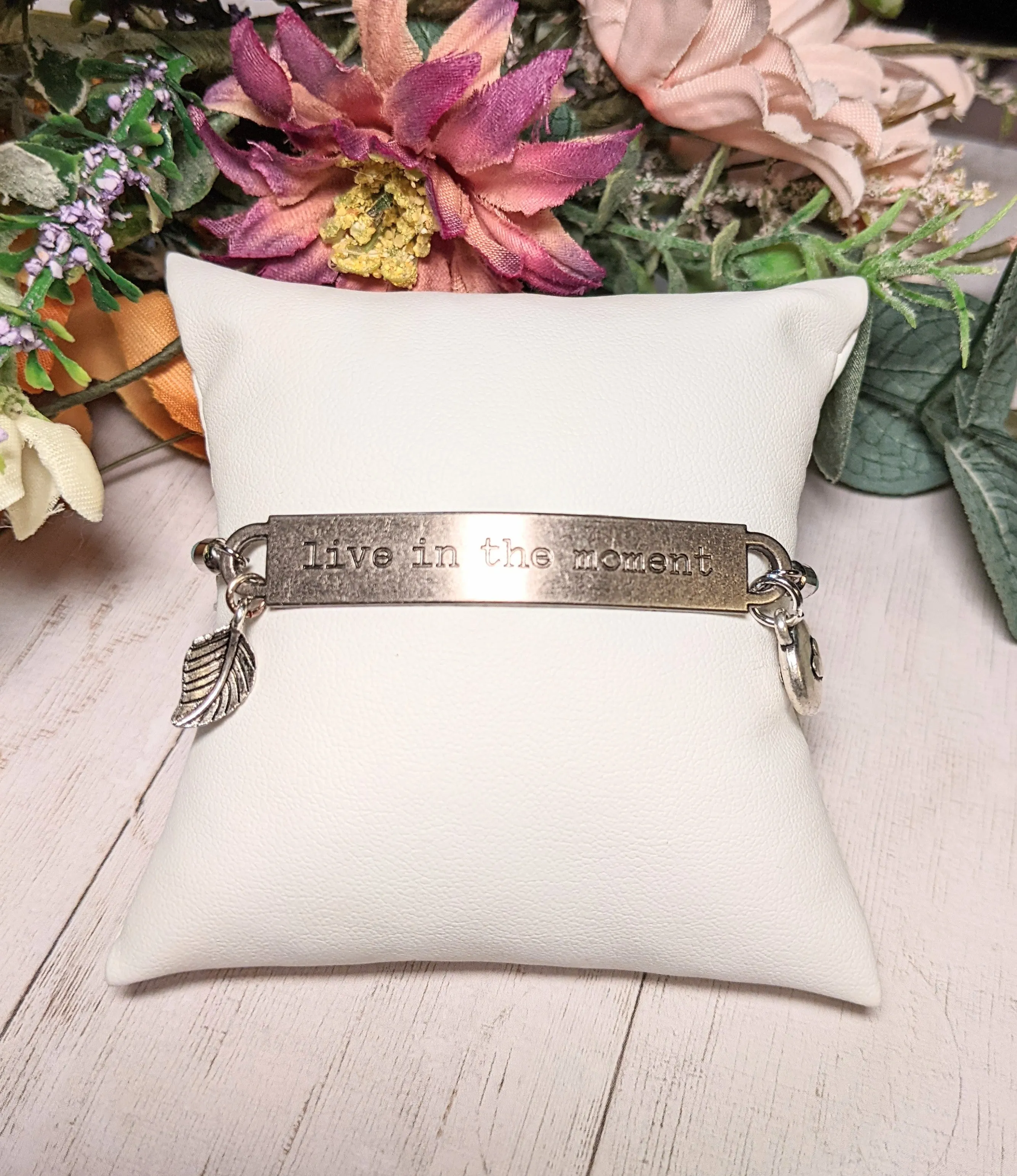 Live in the Moment, Inspirational Quote Twisted rope bolo Bracelet