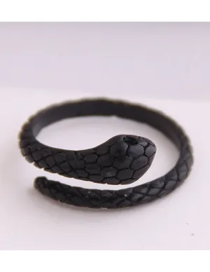 TR56 Black Snake Toe Ring